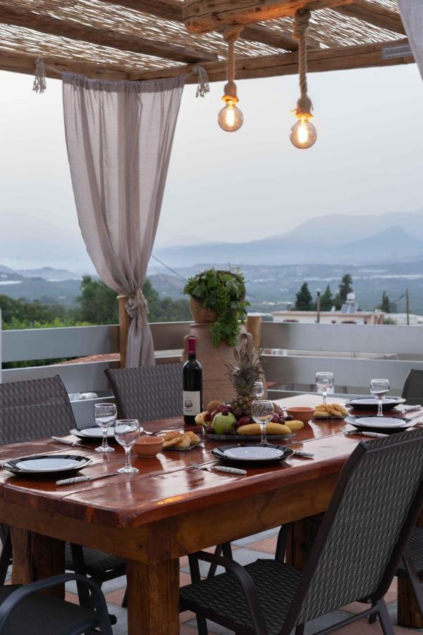 Haritos Holidays Home Pombia Bagian luar foto