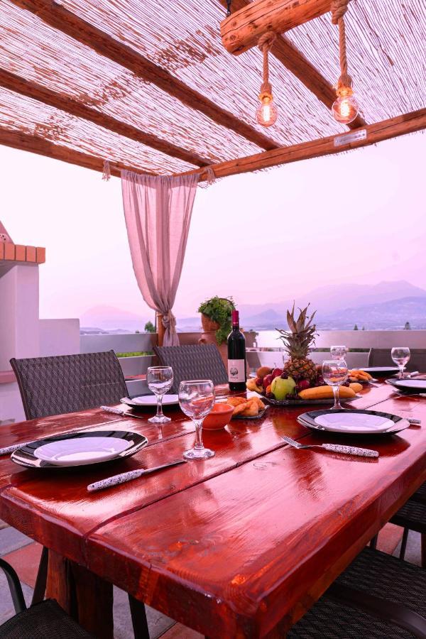 Haritos Holidays Home Pombia Bagian luar foto