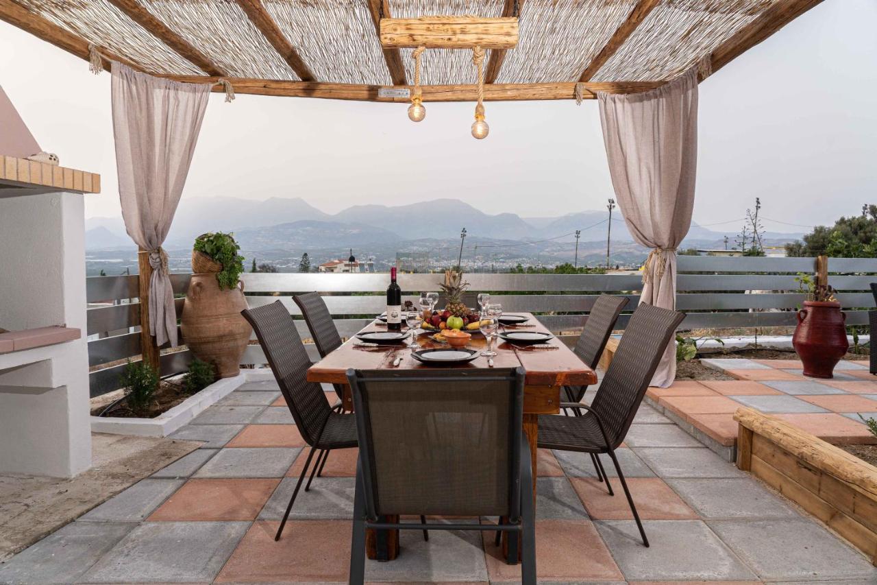 Haritos Holidays Home Pombia Bagian luar foto