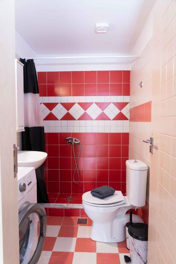 Haritos Holidays Home Pombia Bagian luar foto
