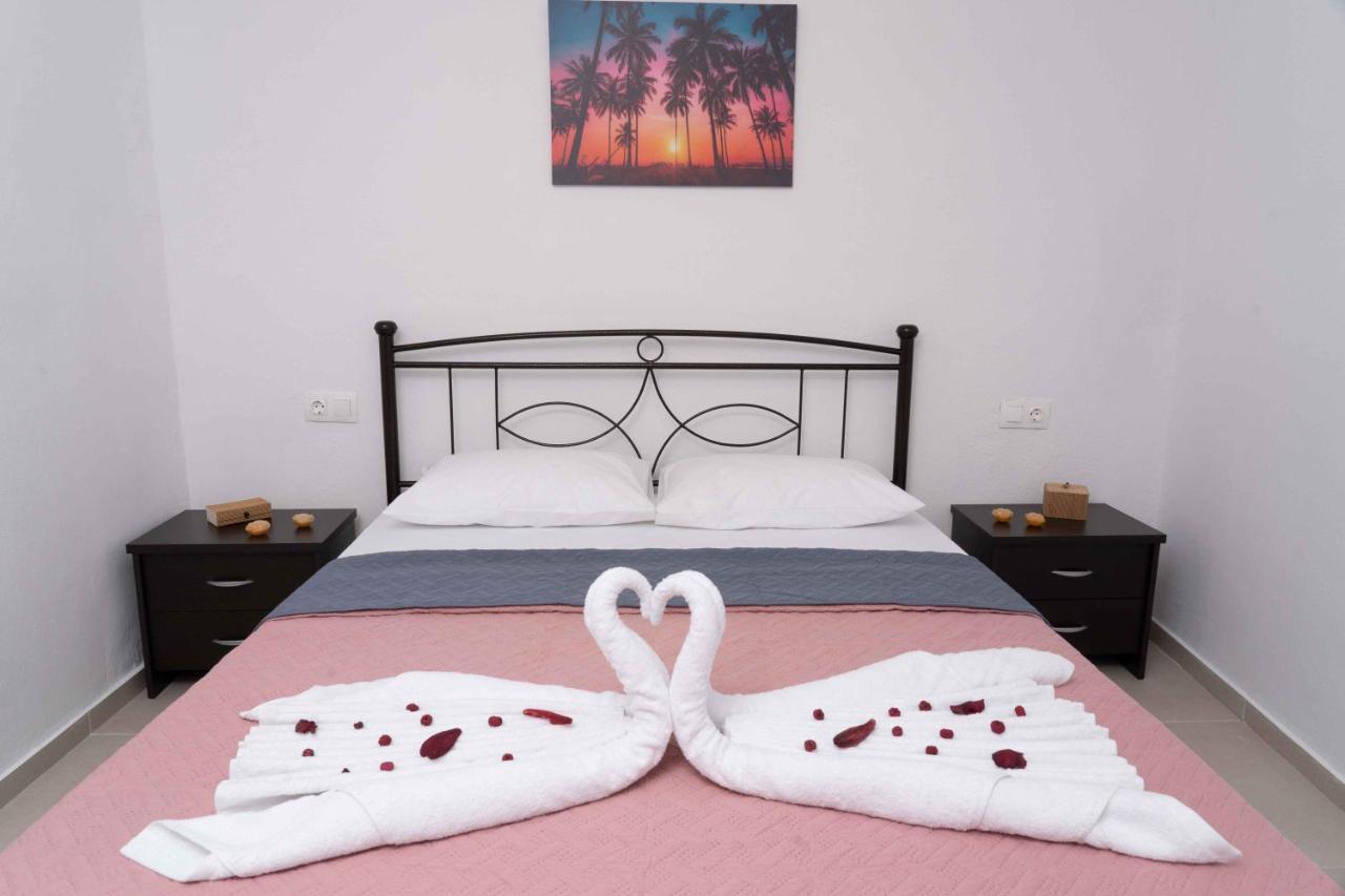 Haritos Holidays Home Pombia Bagian luar foto