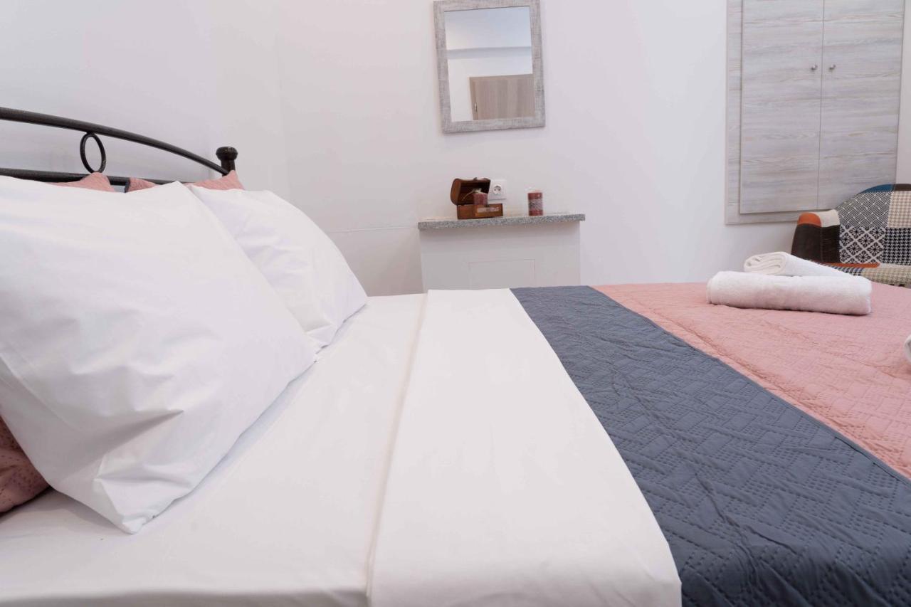 Haritos Holidays Home Pombia Bagian luar foto