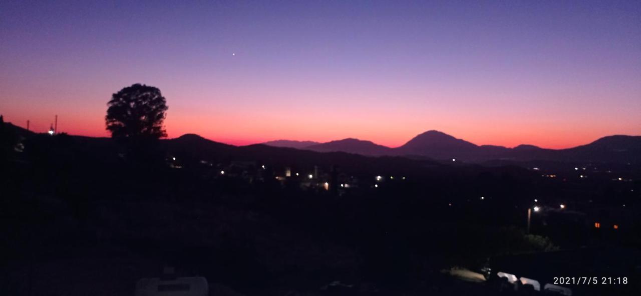 Haritos Holidays Home Pombia Bagian luar foto