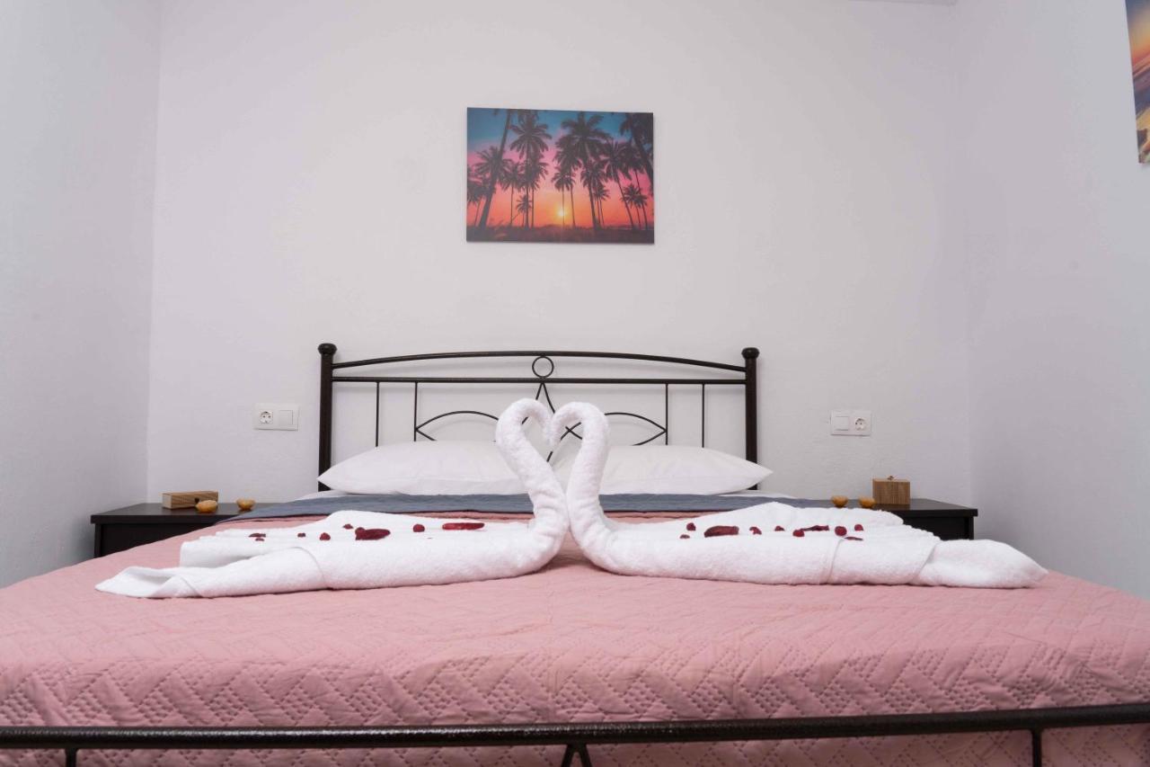 Haritos Holidays Home Pombia Bagian luar foto