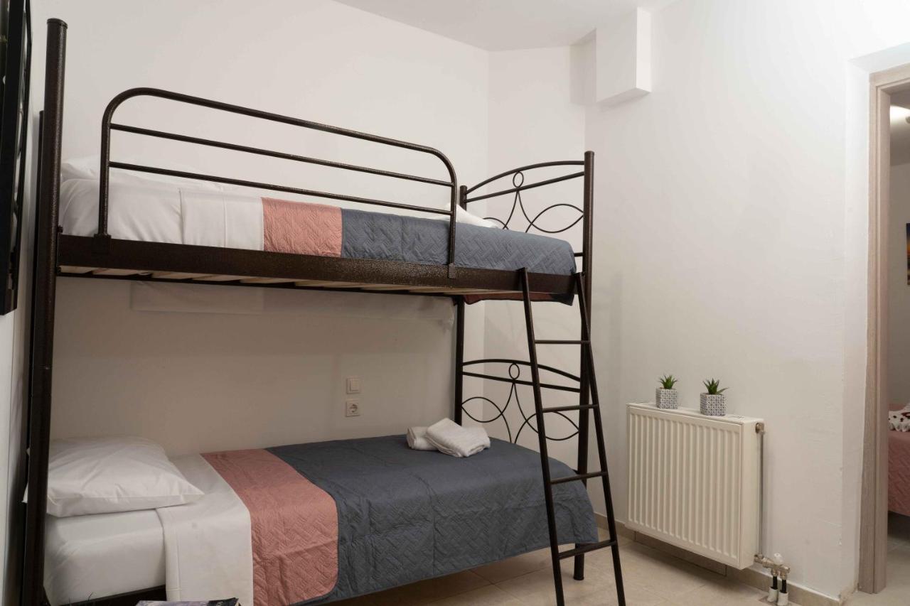 Haritos Holidays Home Pombia Bagian luar foto