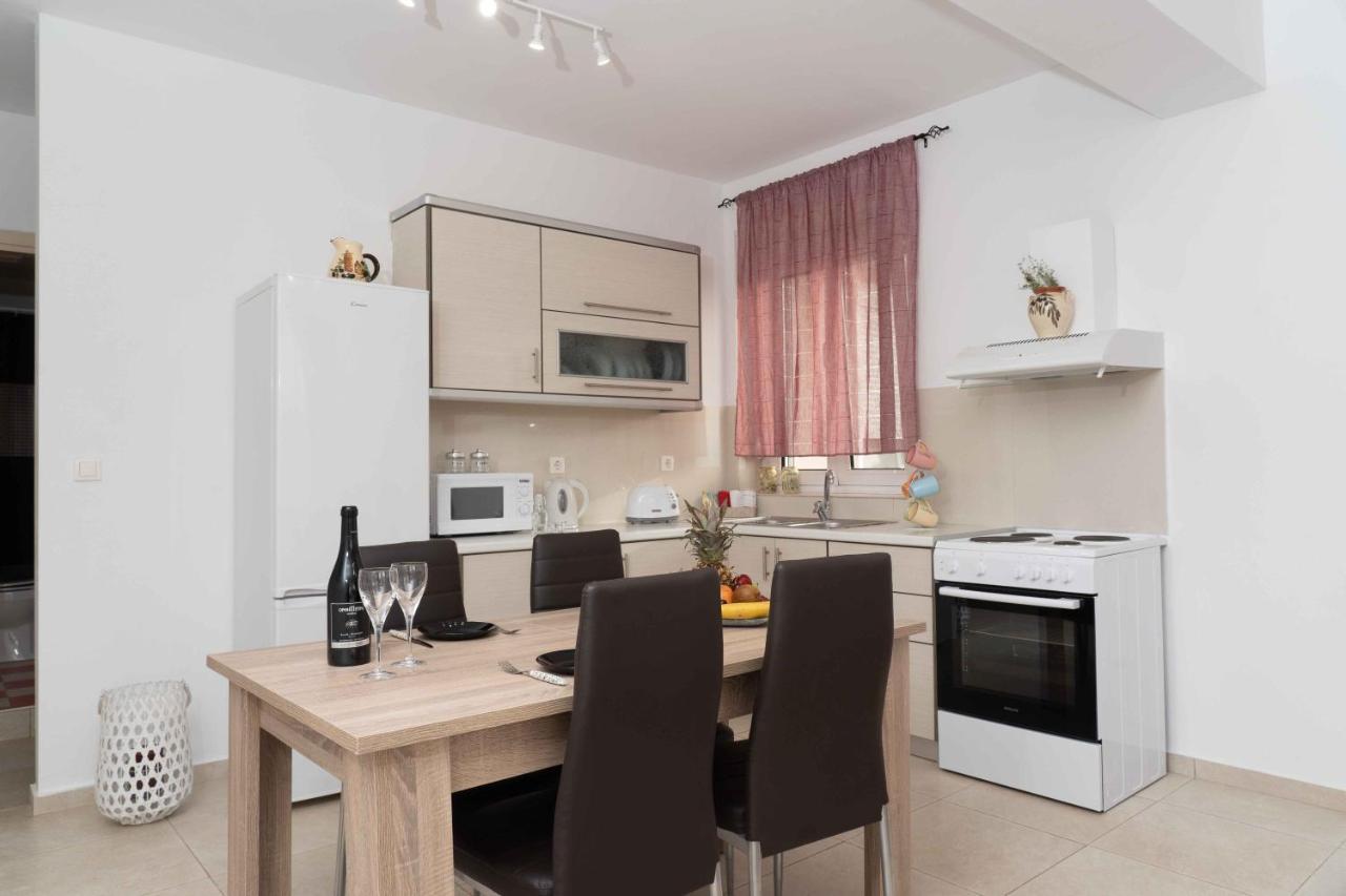 Haritos Holidays Home Pombia Bagian luar foto