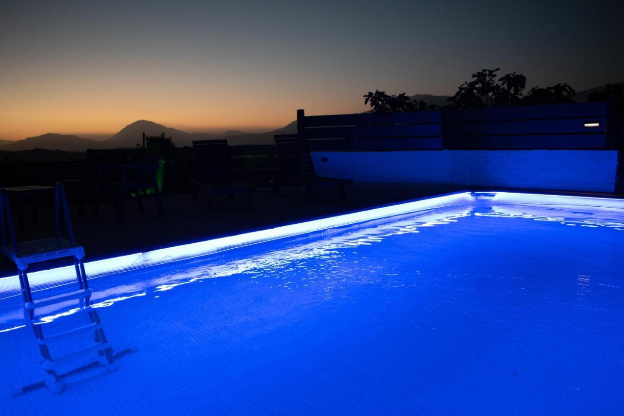 Haritos Holidays Home Pombia Bagian luar foto