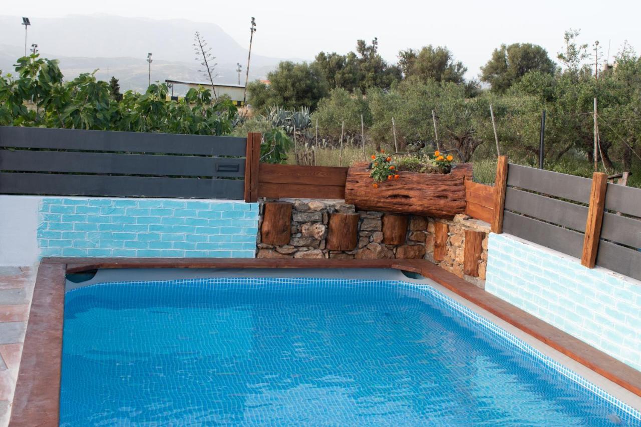 Haritos Holidays Home Pombia Bagian luar foto